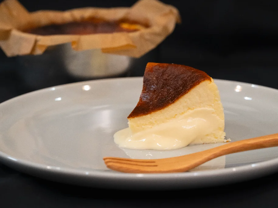 BlissCube 熟成バスクチーズケーキの断面